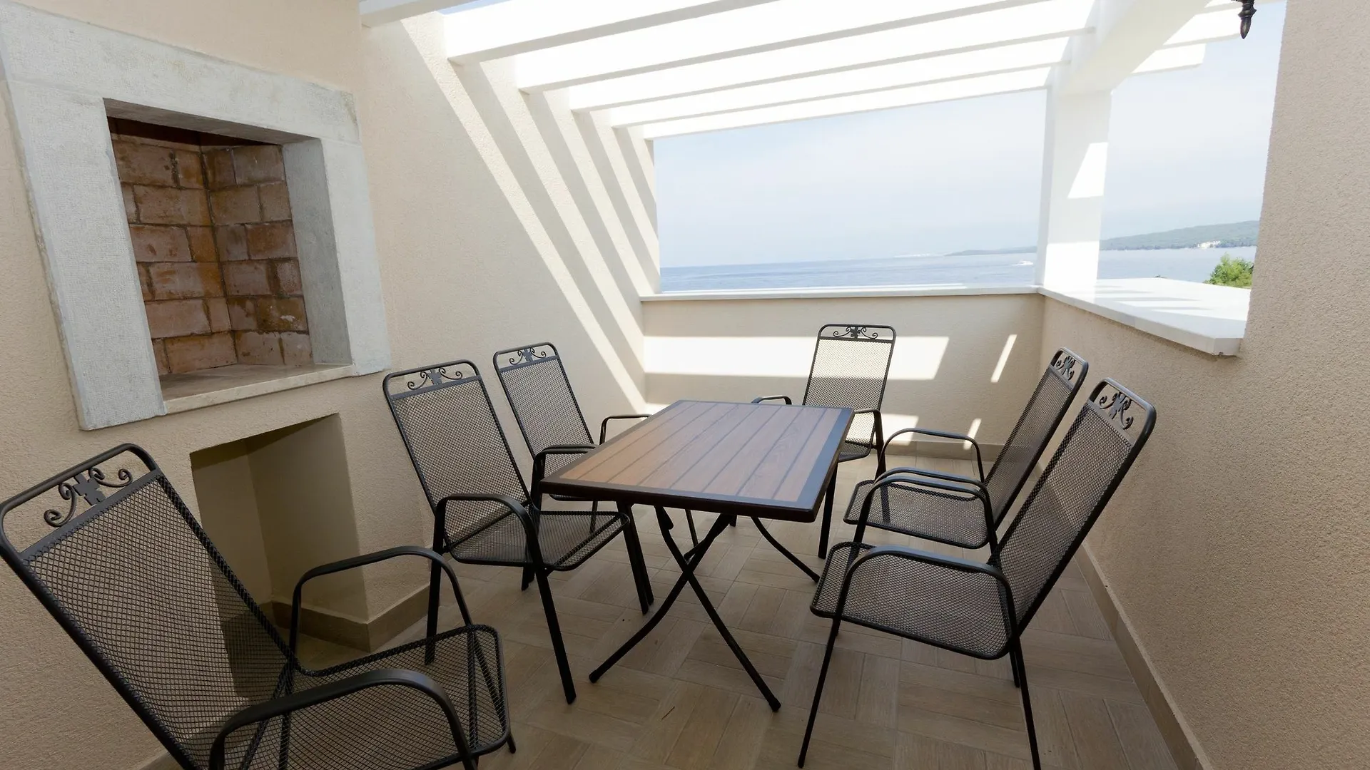 Luxury Apartments Villa Luce مالينسكا